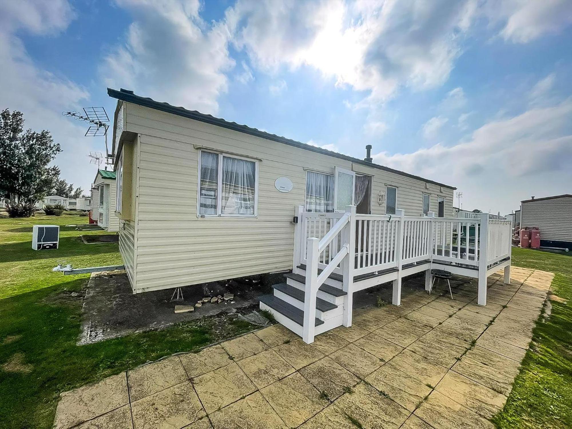 Caravan For Hire At St Osyth Beach Holiday Park In Essex Ref 28107Y Clacton-on-Sea Kültér fotó