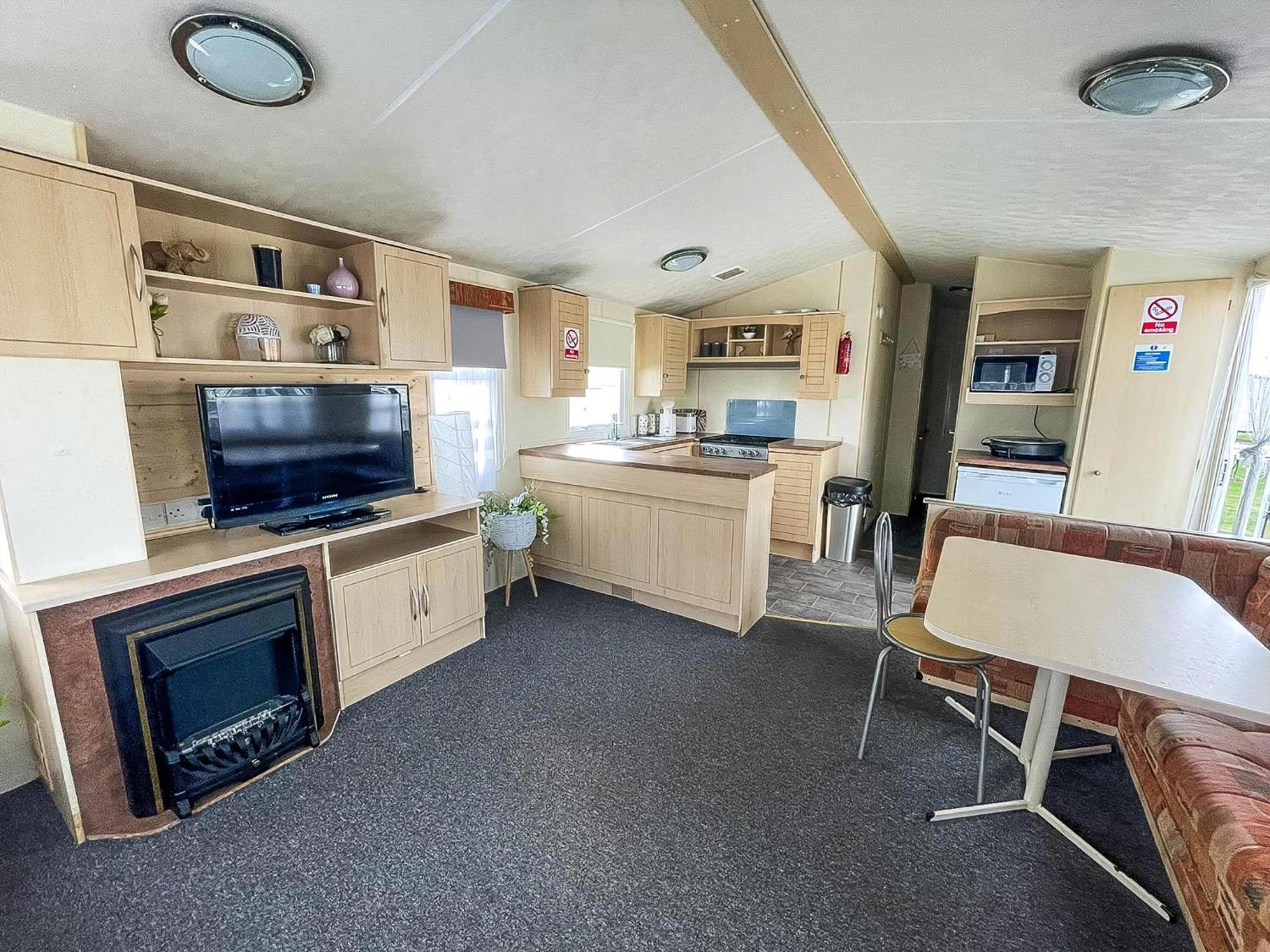 Caravan For Hire At St Osyth Beach Holiday Park In Essex Ref 28107Y Clacton-on-Sea Kültér fotó