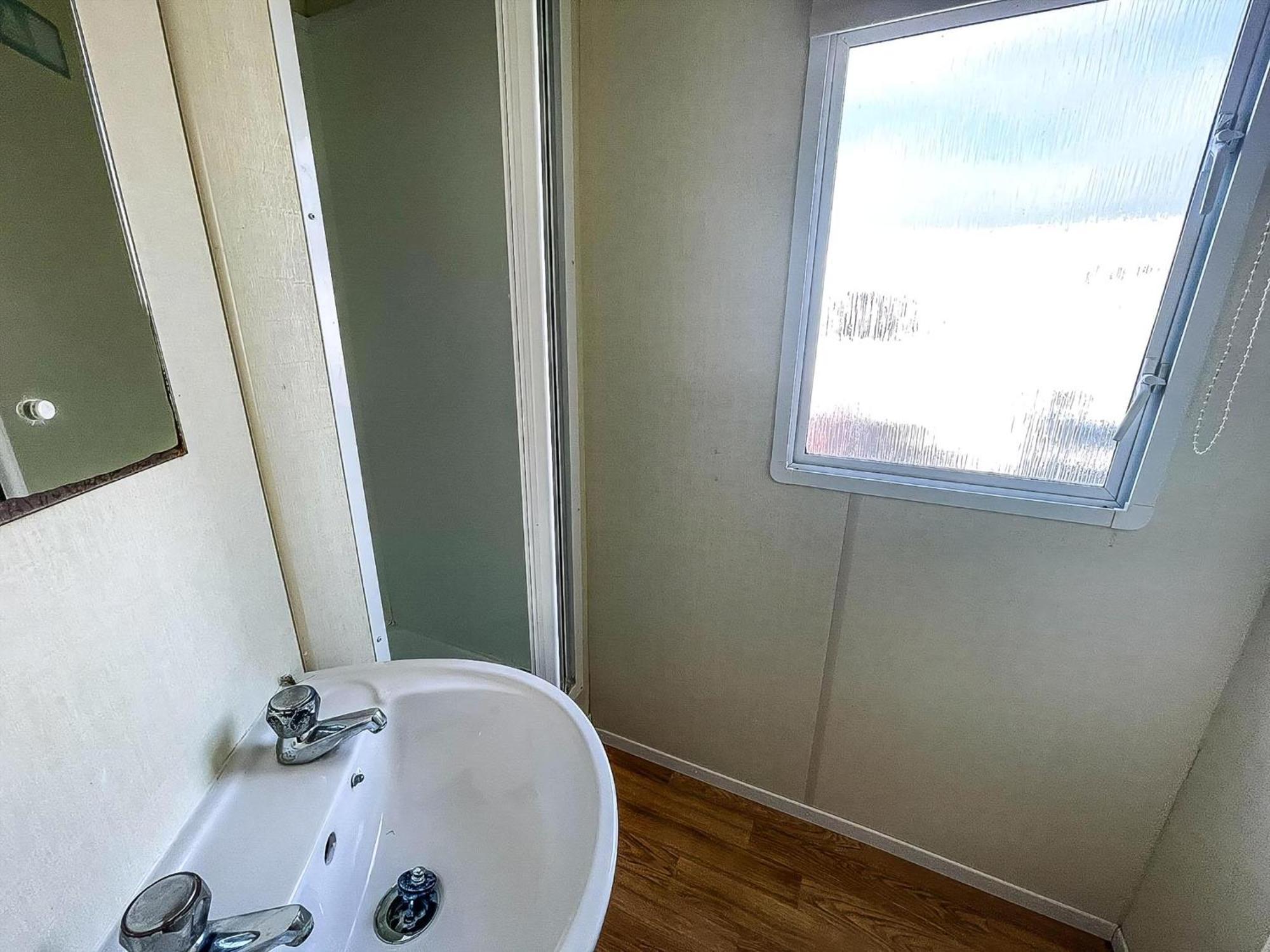 Caravan For Hire At St Osyth Beach Holiday Park In Essex Ref 28107Y Clacton-on-Sea Kültér fotó