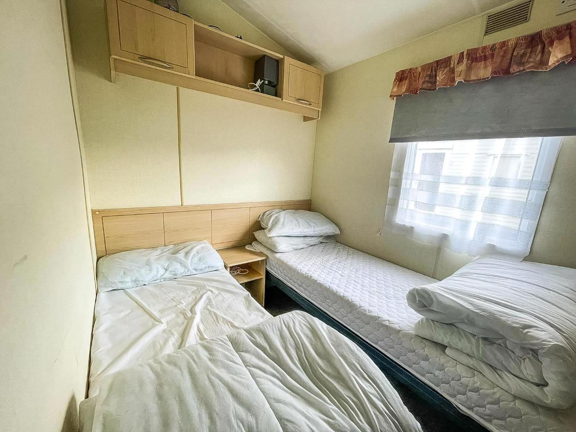 Caravan For Hire At St Osyth Beach Holiday Park In Essex Ref 28107Y Clacton-on-Sea Kültér fotó